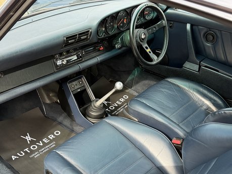 Porsche 911 CARRERA 3.2 BACK-DATE 38