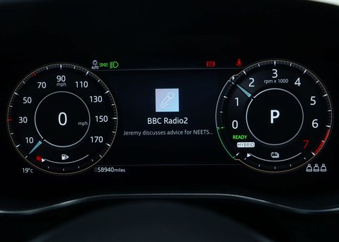 Jaguar F-Pace 2.0 P400e 17.1kWh R-Dynamic Black SUV 5dr Petrol Plug-in Hybrid Auto AWD Eu 18