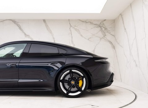 Porsche Taycan TURBO S 93KWH 34