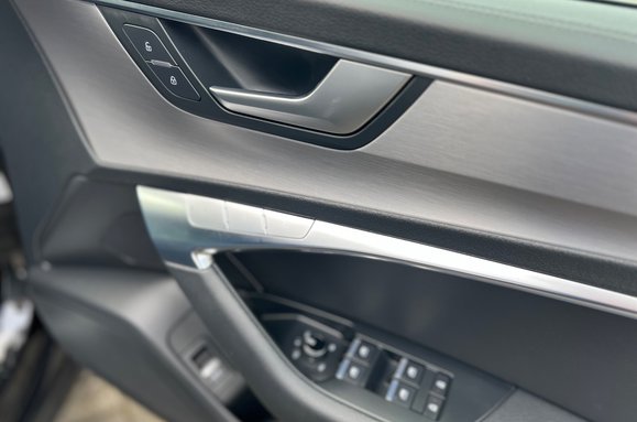 Audi A6 AVANT TDI QUATTRO S LINE AUTO 26