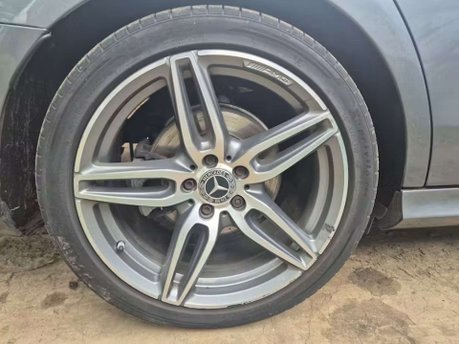 Mercedes-Benz E Class 2.0 E220d AMG Line Saloon 4dr Diesel G-Tronic+ Euro 6 (s/s) (194 ps) 29
