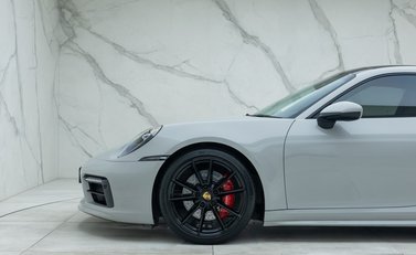 Porsche 911 Carrera 4S (992) 30