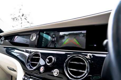 Rolls-Royce Ghost V12. STARLIGHT. H, C & M SEATS. REAR ENTERTAINMENT. HUD. A/CRUISE CONTROL 18