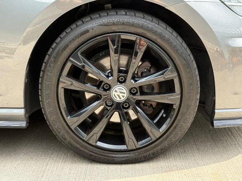 Volkswagen Golf 2.0 TDI R-Line DSG Euro 6 (s/s) 5dr 22