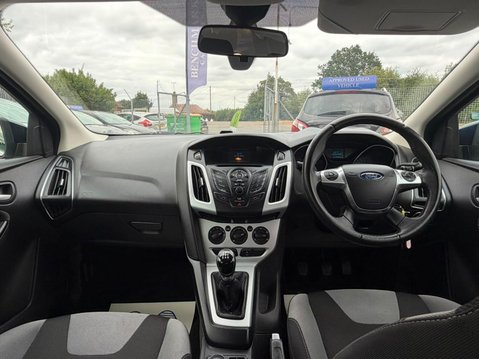 Ford Focus 1.0T EcoBoost Zetec Euro 5 (s/s) 5dr 31