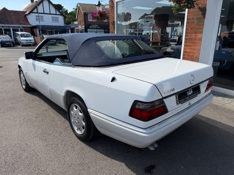 Mercedes-Benz E Class 3.2 E320 Cabriolet 2dr Petrol Automatic (217 bhp) 39