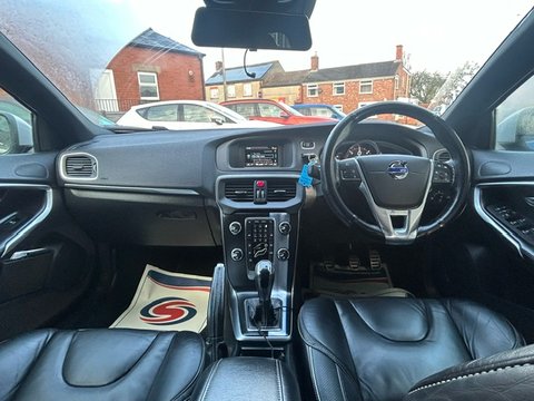 Volvo V40 D2 R-DESIGN 11