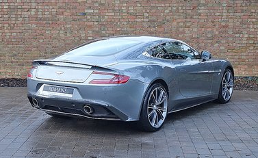 Aston Martin Vanquish 27