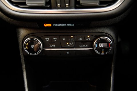 Ford Fiesta TITANIUM 27