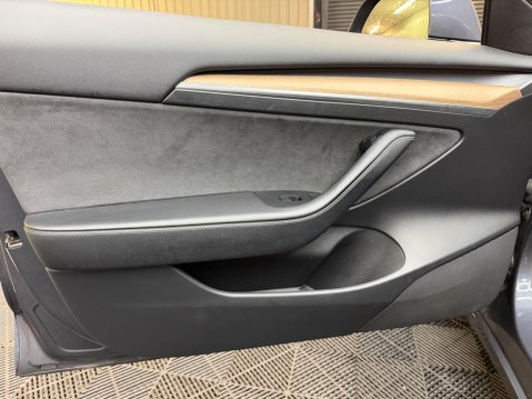 Tesla Model 3 (Dual Motor) Long Range Auto 4WDE 4dr 48
