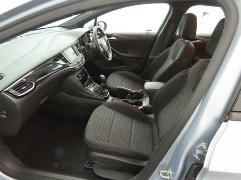 Vauxhall Astra 1.4i Turbo SRi Euro 6 5dr 12