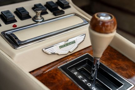 Aston Martin V8 Vantage Volante 26