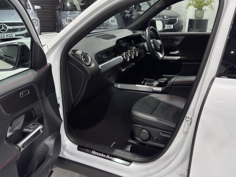 Mercedes-Benz GLB GLB 200 AMG LINE PREMIUM PLUS NIGHT EDITION 40