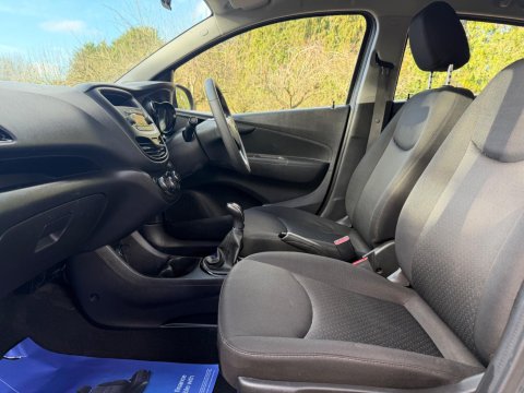 Vauxhall Viva 1.0i SE Euro 6 5dr (a/c) 29