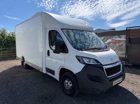 Peugeot Boxer 2.0 BlueHDi 335 Built for Business Low Floor Luton 4dr Diesel Manual L3 Eur 2