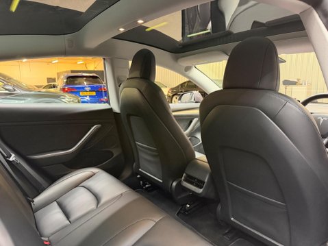 Tesla Model 3 (Dual Motor) Long Range Auto 4WDE 4dr 41