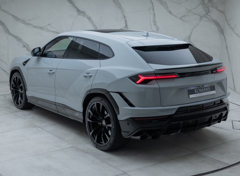 Lamborghini Urus S 12