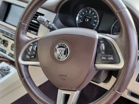 Jaguar XF D PORTFOLIO 24