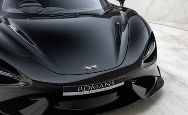 McLaren 765LT 33