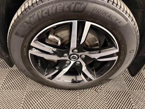 Volvo XC40 2.0 B3 MHEV Plus Dark DCT Auto Euro 6 (s/s) 5dr 45