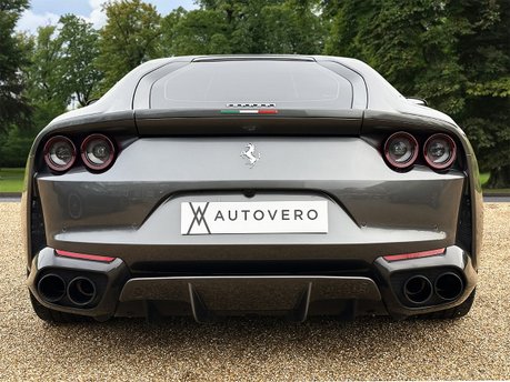 Ferrari 812 Superfast 6