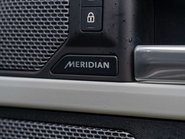 Land Rover Defender D300 X-Dynamic HSE 17