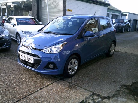 Hyundai i10 SE ONLY 7,000 MILES FROM NEW 11