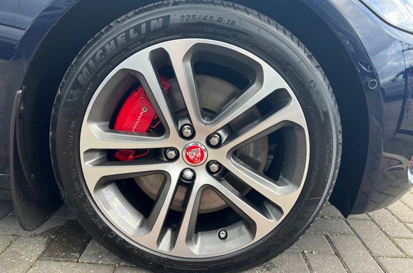 Jaguar XE 2.0 P250i HSE AUTO PETROL 9