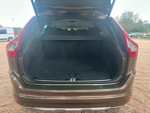 Volvo XC60 D5 SE LUX NAV AWD 9