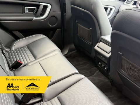 Land Rover Discovery Sport 2.0 Discovery Sport Dynamic Luxury HSE SD4 Auto 4WD 5dr 42