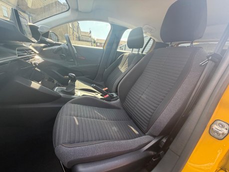 Peugeot 208 PURETECH ACTIVE PREMIUM S/S 15