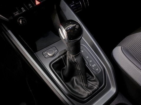 Audi A1 1.5 TFSI 35 S line Sportback 5dr Petrol S Tronic Euro 6 (s/s) (150 ps) Cru 17