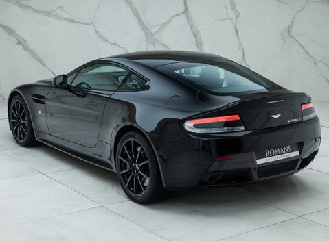 Aston Martin V12 Vantage S Coupe 11