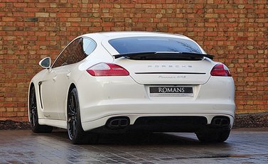 Porsche Panamera GTS 16