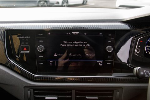 Volkswagen Polo LIFE TSI 23