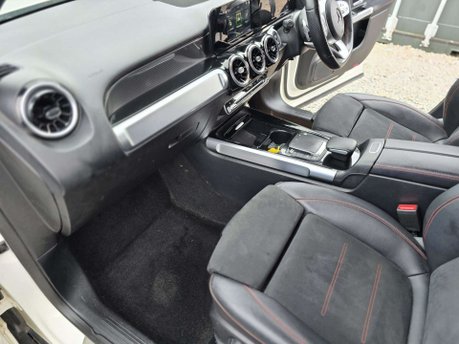 Mercedes-Benz GLB 1.3 GLB200 AMG Line SUV 5dr Petrol 7G-DCT Euro 6 (s/s) (163 ps) 38