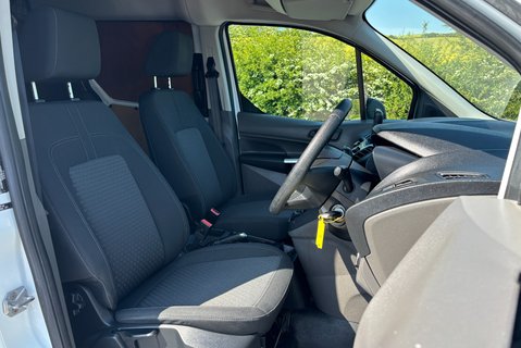 Ford Transit Connect 220 L1 Trend DCIV Tdci with Air Con / Sat Nav / Camera 4