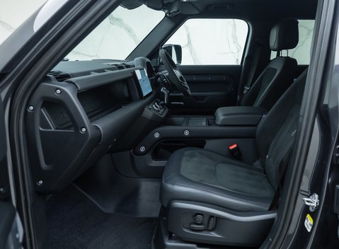 Land Rover Defender 110 V8 P525 19