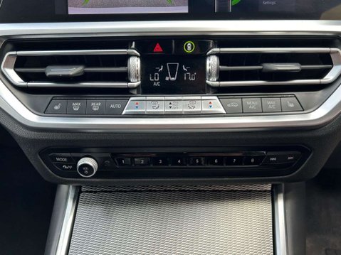 BMW 3 Series 2.0 318i M Sport Saloon 4dr Petrol Auto Euro 6 (s/s) (156 ps) 34