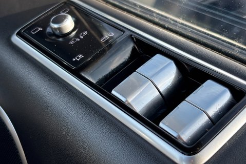 Land Rover Range Rover Sport D300 MHEV HSE Dynamic Black Auto 4WD Euro 6 (s/s) 5dr 39