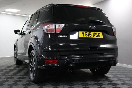 Ford Kuga ST-LINE 29