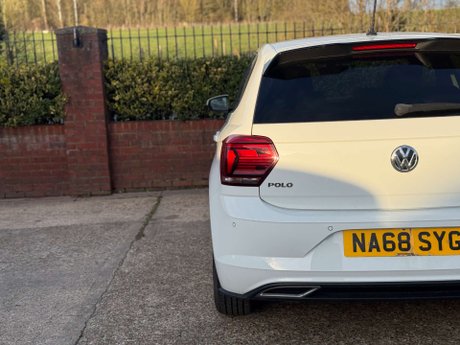 Volkswagen Polo 1.0 Polo R-Line TSi 5dr 10