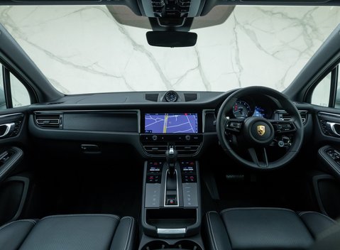 Porsche Macan GTS 21