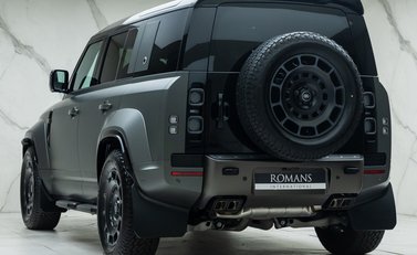 Land Rover Defender 110 OCTA EDITION ONE 10