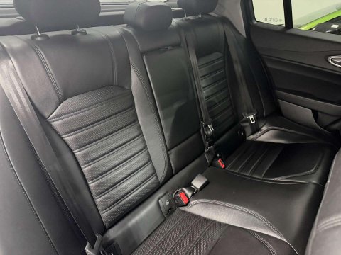 Alfa Romeo Giulia 2.2 TD Speciale Saloon 4dr Diesel Auto Euro 6 (s/s) (180 ps) 42