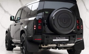 Land Rover Defender SE 4