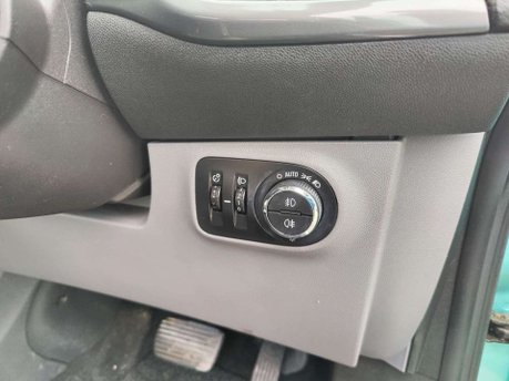 Vauxhall Corsa 1.4i SE Auto Euro 6 5dr 28