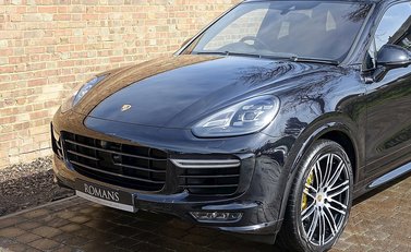 Porsche Cayenne Turbo S 28