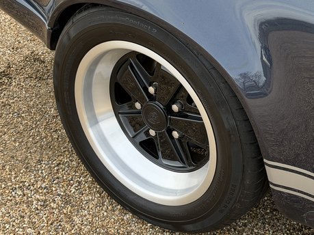 Porsche 911 CARRERA 3.2 BACK-DATE 31