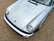 Porsche 911 CARRERA 3.2 CONVERTIBLE 31